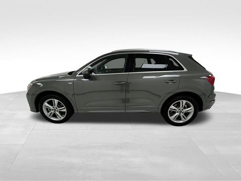 Used 2022 Audi Q3 2.0T Premium Plus w/ Premium Plus Package image 4