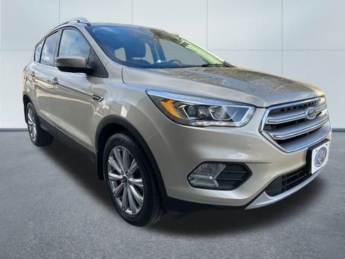 Used 2017 Ford Escape Titanium image 2