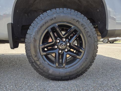 Used 2024 Chevrolet Silverado 1500 Custom Trail Boss AWD/4WD image 12