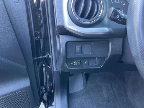 Used 2022 Toyota Tacoma SR5 image 31