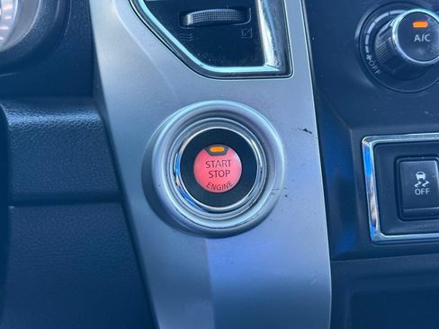 Used 2017 Nissan Titan SV RWD image 25