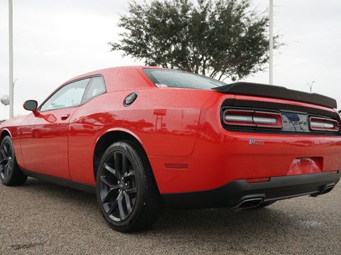 Used 2020 Dodge Challenger SXT w/ Blacktop Package image 10