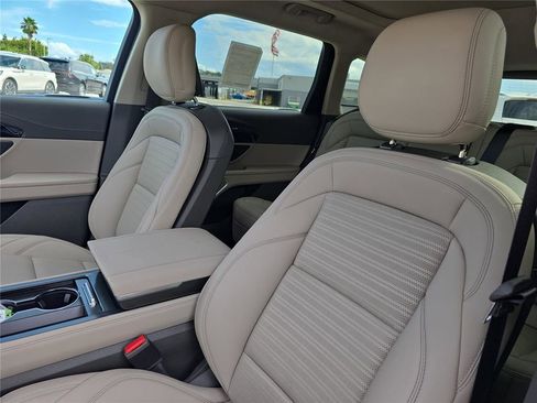 New 2025 Lincoln Nautilus Reserve image 18