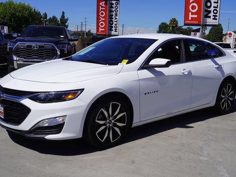 Used 2025 Chevrolet Malibu RS FWD image 4