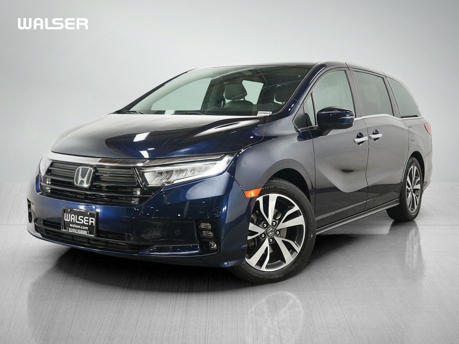 Used 2023 Honda Odyssey Touring image 1