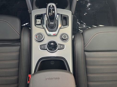 New 2025 Alfa Romeo Stelvio Sprint image 8