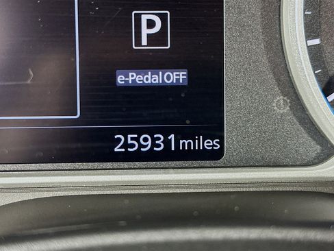 Used 2023 Nissan Leaf S image 19