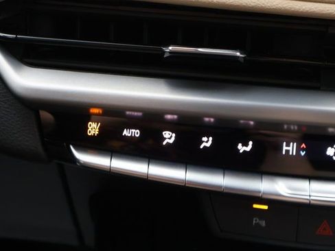 Used 2025 Cadillac XT4 Premium Luxury image 27