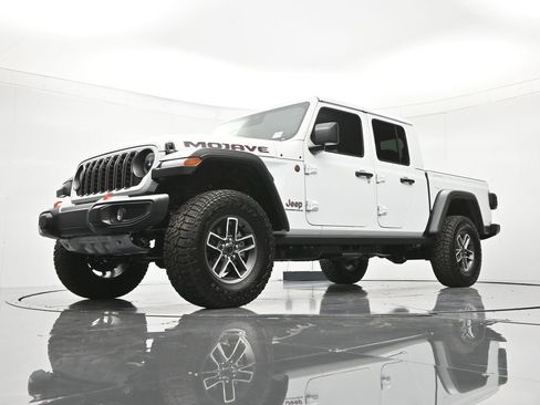 New 2026 Jeep Gladiator Mojave w/ Safety Group AWD/4WD image 36