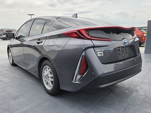 Used 2018 Toyota Prius Prime Advanced FWD image 2