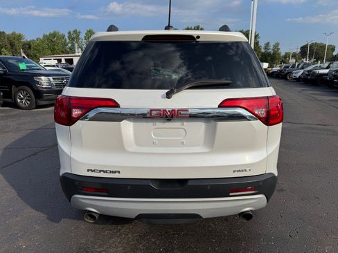 Used 2017 GMC Acadia SLT AWD/4WD image 4