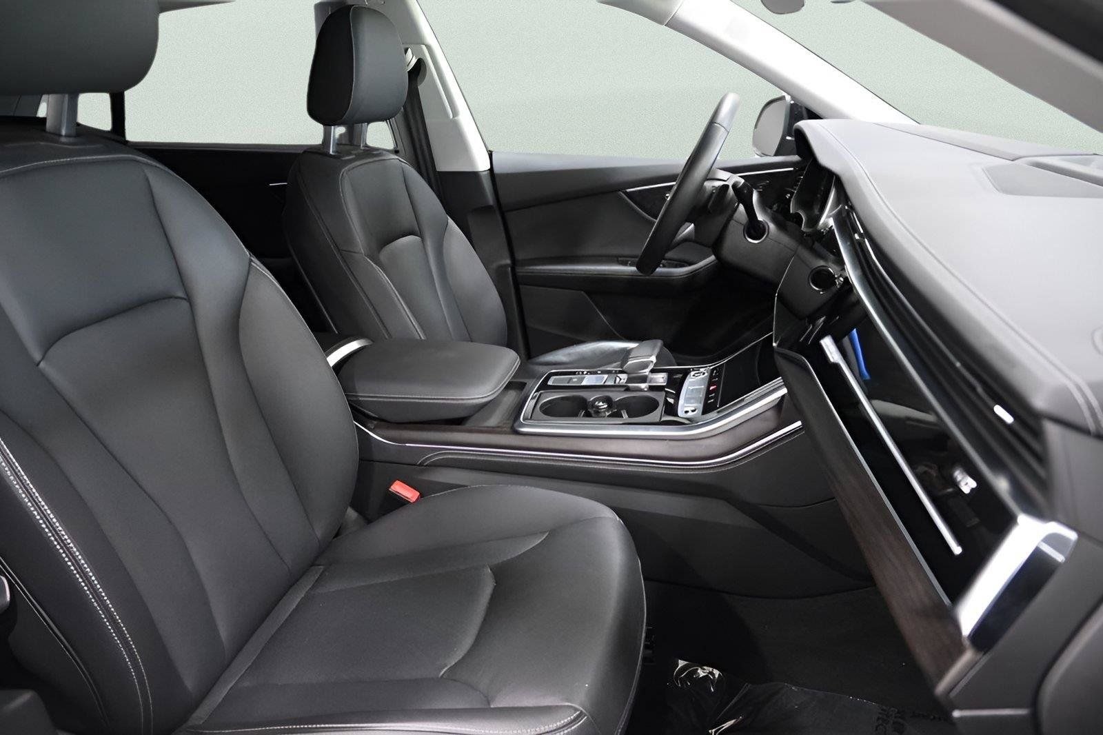 Used 2023 Audi Q8 Prestige AWD/4WD image 22