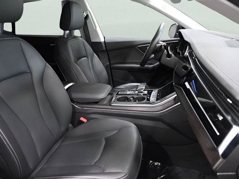 Used 2023 Audi Q8 Prestige AWD/4WD image 22
