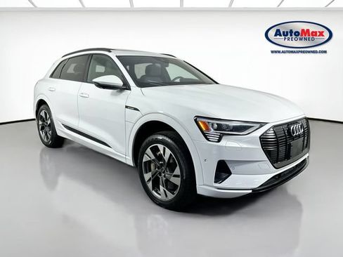 Used 2022 Audi e-tron Premium w/ Convenience Plus Package AWD/4WD image 1