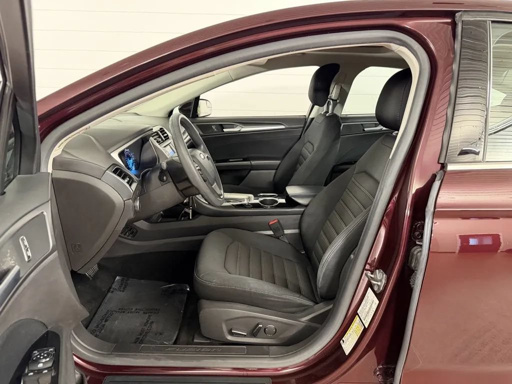 Used 2013 Ford Fusion SE FWD image 11