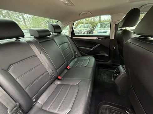 Used 2019 Volkswagen Passat 2.0T Wolfsburg image 13