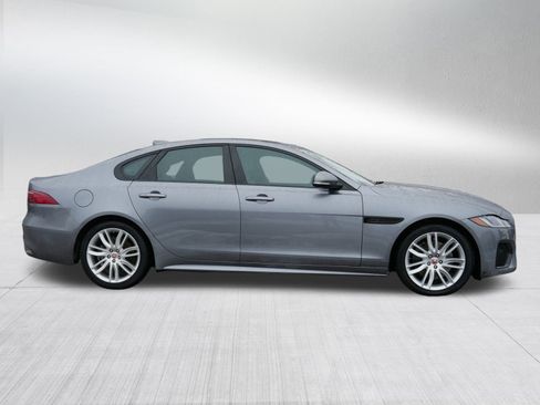 Used 2022 Jaguar XF R-Dynamic SE image 4