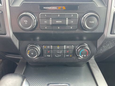 Used 2019 Ford F150 XLT w/ Equipment Group 302A Luxury AWD/4WD image 13