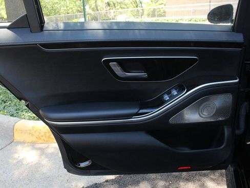 Used 2022 Mercedes-Benz S 500 4MATIC image 17
