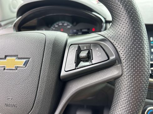 Used 2017 Chevrolet Trax LT AWD/4WD image 19