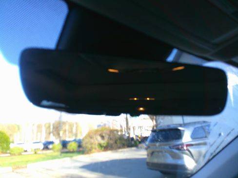 Used 2023 Toyota Highlander XLE image 29