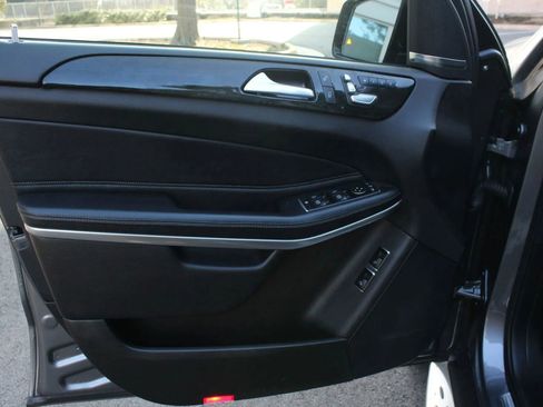 Used 2018 Mercedes-Benz GLS 550 4MATIC image 16