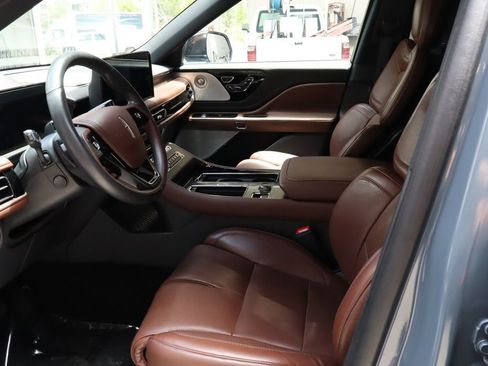 Used 2025 Lincoln Aviator Reserve w/ Equipment Group 201A AWD/4WD image 18
