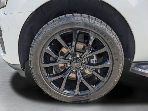 Used 2023 Ford Expedition Limited AWD/4WD image 38