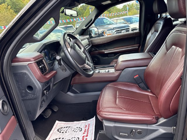Used 2024 Ford Expedition Limited AWD/4WD image 8