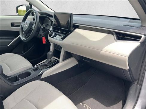 Used 2024 Toyota Corolla Cross L AWD/4WD image 22