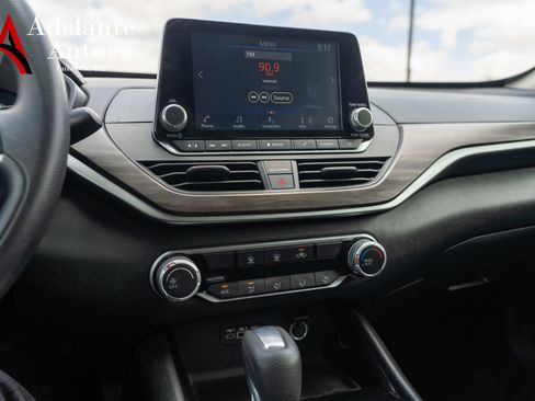 Used 2024 Nissan Altima 2.5 SV FWD image 13