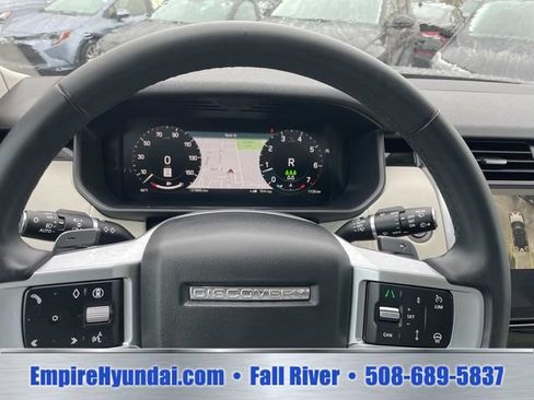 Used 2025 Land Rover Discovery S AWD/4WD image 27