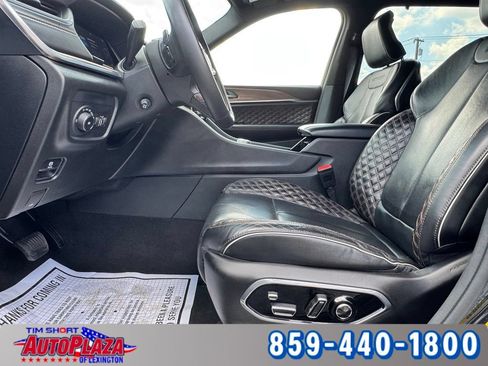 Used 2021 Jeep Grand Cherokee L Summit w/ Luxury Tech Group V AWD/4WD image 39