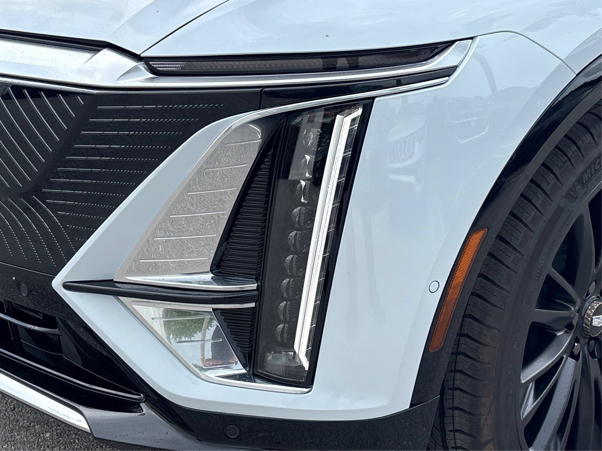 New 2026 Cadillac Lyriq Luxury w/ LPO, Bronce Accent Package RWD image 14