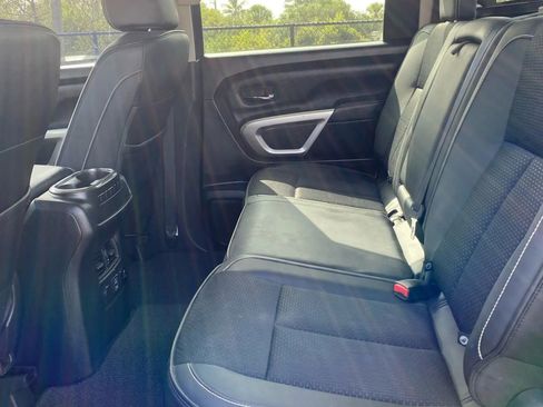 Used 2019 Nissan Titan PRO-4X image 9