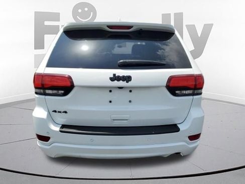 Used 2021 Jeep Grand Cherokee Laredo X AWD/4WD image 4