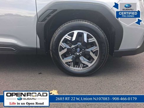 Used 2025 Subaru Forester Premium AWD/4WD image 5