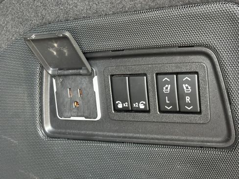 Used 2021 Cadillac Escalade Sport image 10