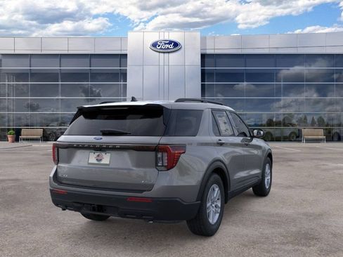 Used 2026 Ford Explorer Active AWD/4WD image 8