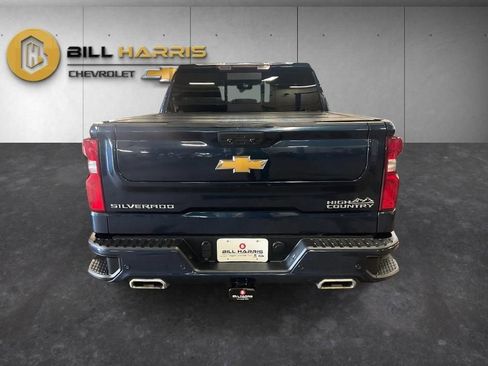 Used 2022 Chevrolet Silverado 1500 High Country w/ Z71 Off-Road Package AWD/4WD image 10
