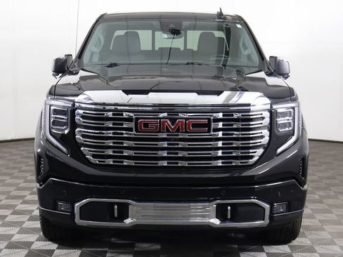 Used 2023 GMC Sierra 1500 Denali w/ Denali Reserve Package AWD/4WD image 17