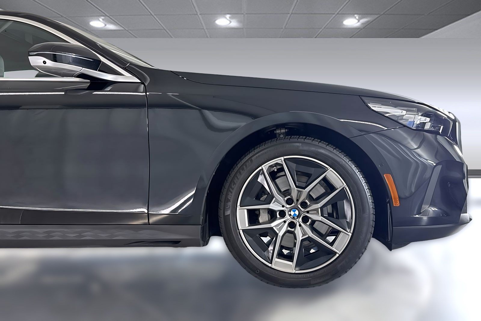 Used 2026 BMW 530i w/ Premium Package RWD image 36