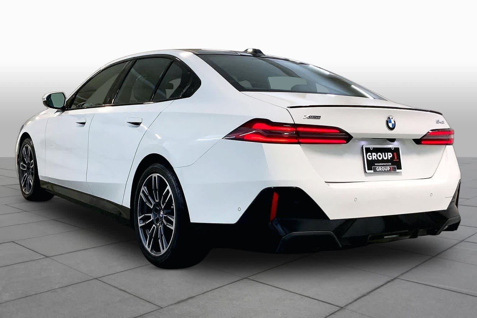Used 2024 BMW 540i xDrive w/ Executive Package AWD/4WD image 11