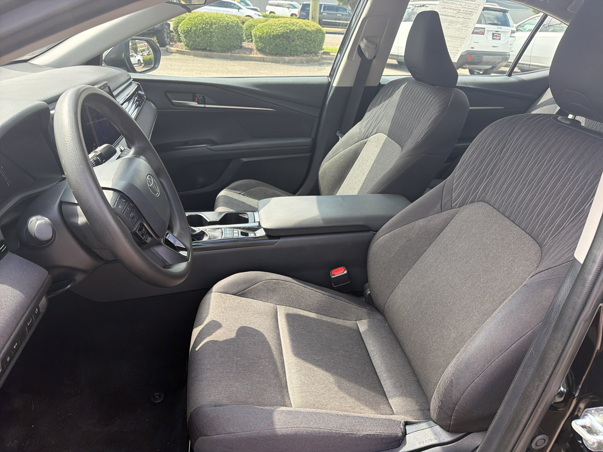 Used 2025 Toyota Camry LE FWD image 25