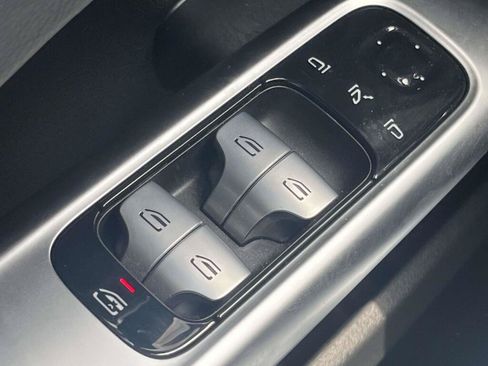 Used 2023 Mercedes-Benz C 300 4MATIC Sedan image 32