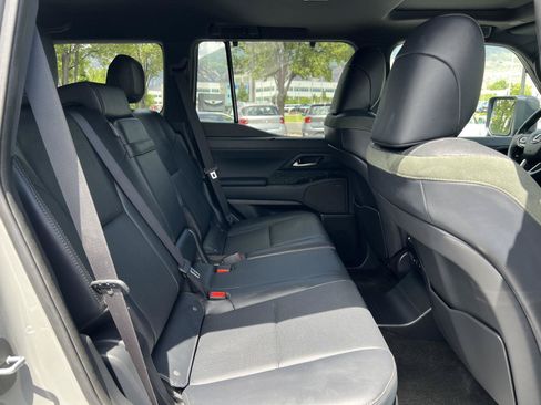Used 2024 Lexus GX 550 AWD/4WD image 26
