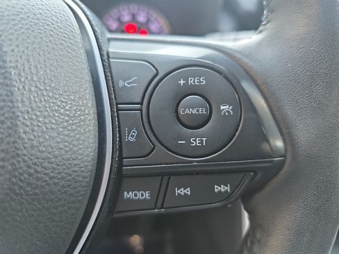 Used 2021 Toyota RAV4 XLE Premium FWD image 18