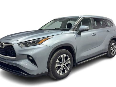 Used 2023 Toyota Highlander XLE image 5