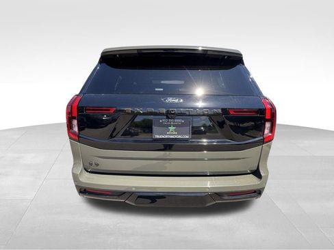 Used 2025 Ford Expedition Tremor AWD/4WD image 8