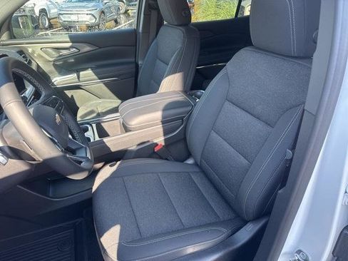 New 2026 Chevrolet Traverse LT w/ LPO, Floor Liner Package image 9